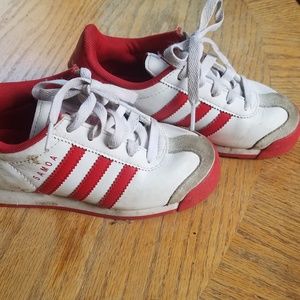 Kids adidas samoa white and red size 11